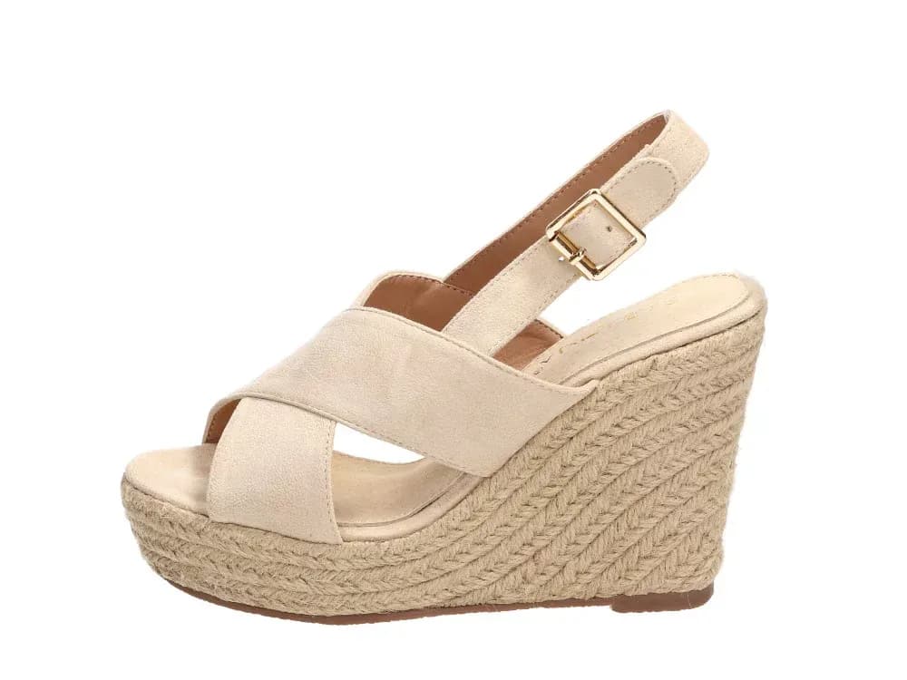 Sandały damskie 43 rozmiar - stylowe modele, które musisz mieć