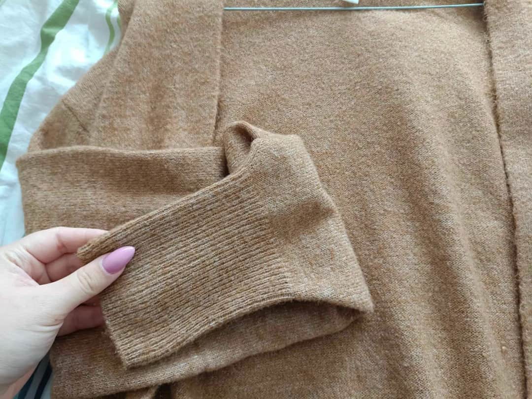 Jak skutecznie zapobiec elektryzowaniu się swetra i cieszyć się komfortem