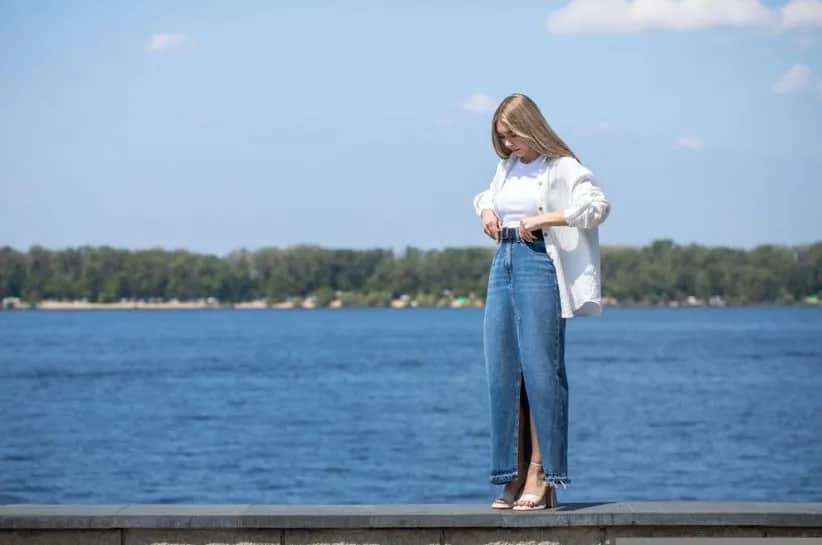 Jak nosić długą koszulę – 7 stylowych sposobów na wyjątkowy look