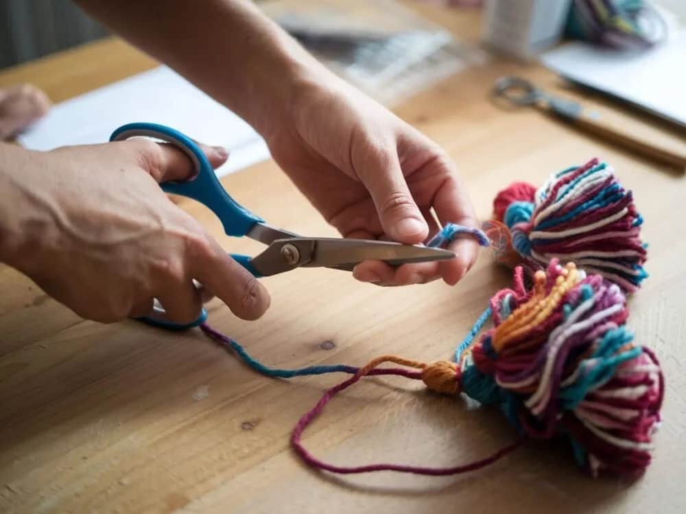 Jak zrobić frędzle do szalika: proste sposoby na wyjątkowy efekt