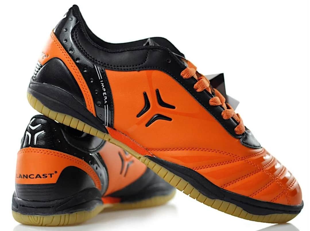 Najlepsze halówki rozmiar 39 - znajdź idealne buty do gry w piłkę